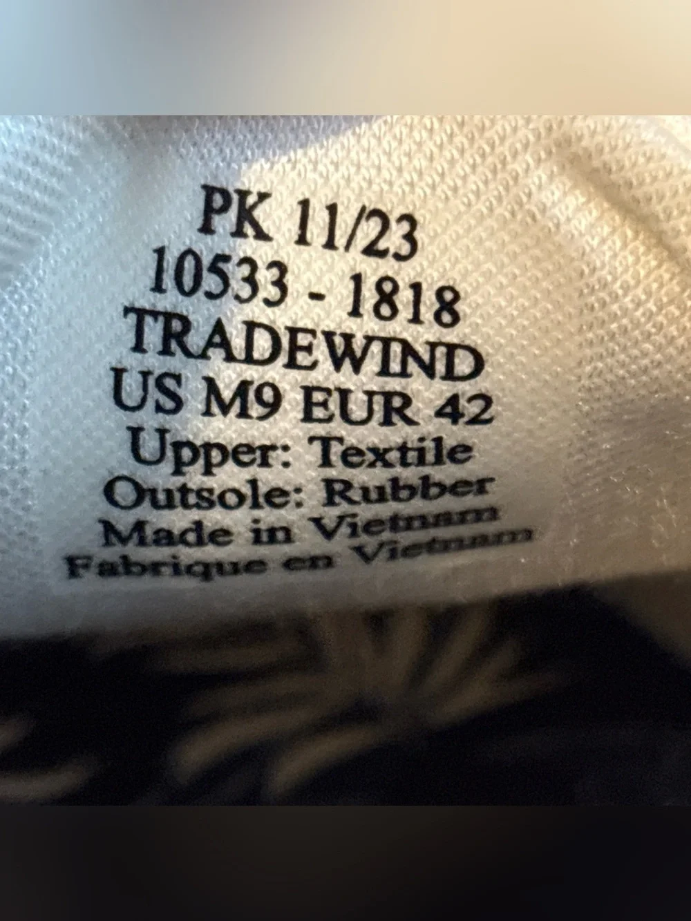Olukai Tradewind Canvas Casual Sneakers Shoes Off White Men’s 9 NEW